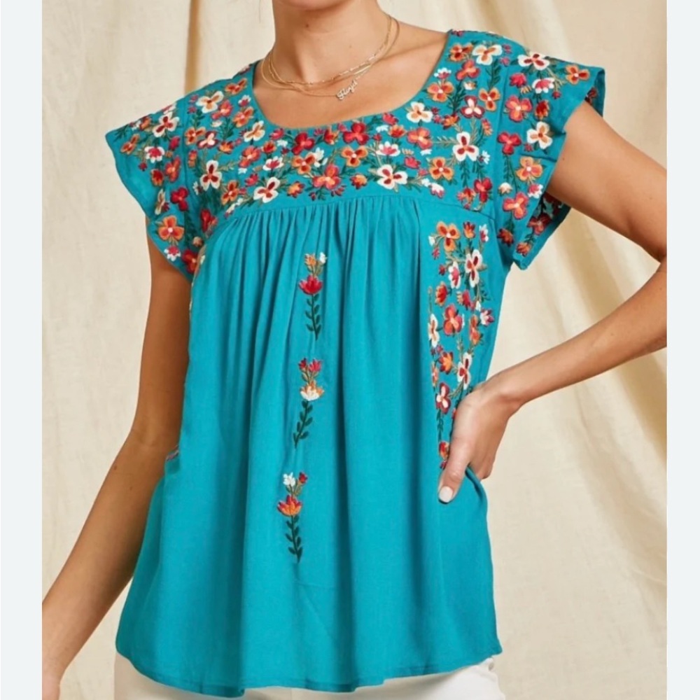 Savanna Jane  Blue Flutter Woven Floral Embroidery Round Neckline Top Size S